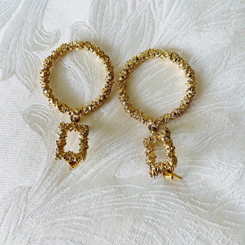 Gold trendy dangle earrings